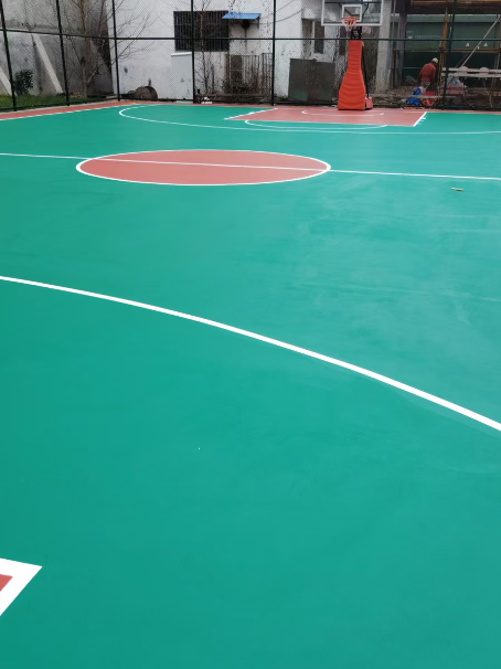 新会 球场长期使用易出现地面开裂